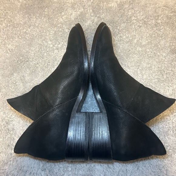 Eileen Fisher Vero Cuoio Slip-On Black Leather Ankle Booties Women’s, Size 9 - Picture 4 of 13